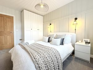 Photo 7- click for photo gallery